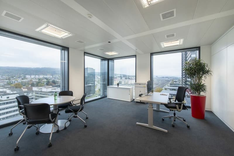 Espaces de bureau modernes prêts à être occupés directement à la gare d'Altstetten (4)