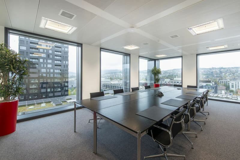 Espaces de bureau modernes prêts à être occupés directement à la gare d'Altstetten (5)