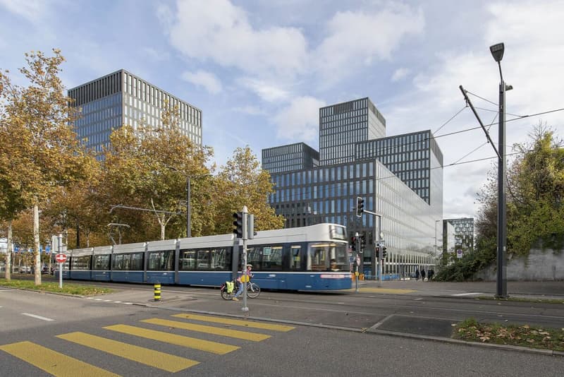 Espaces de bureau entièrement aménagés - utilisations intermédiaires possibles (8)