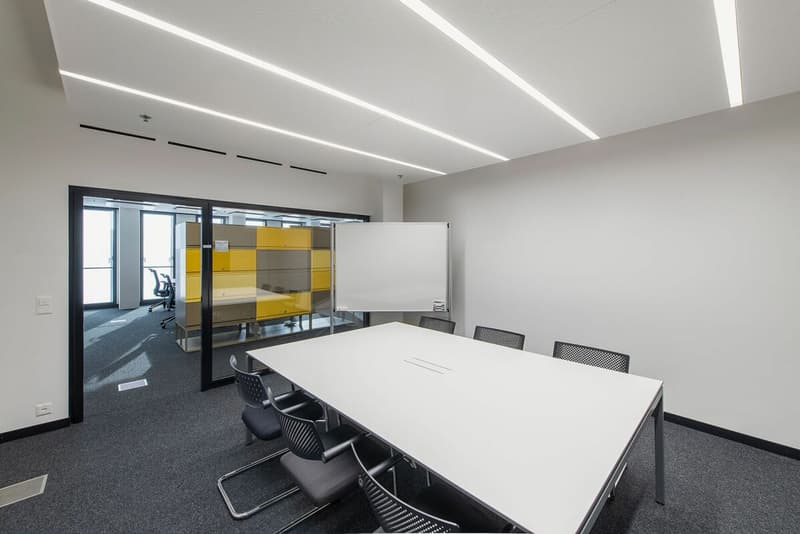 Espaces de bureau entièrement aménagés - utilisations intermédiaires possibles (7)