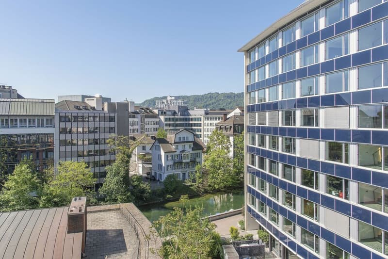 Premium location at Paradeplatz (2)