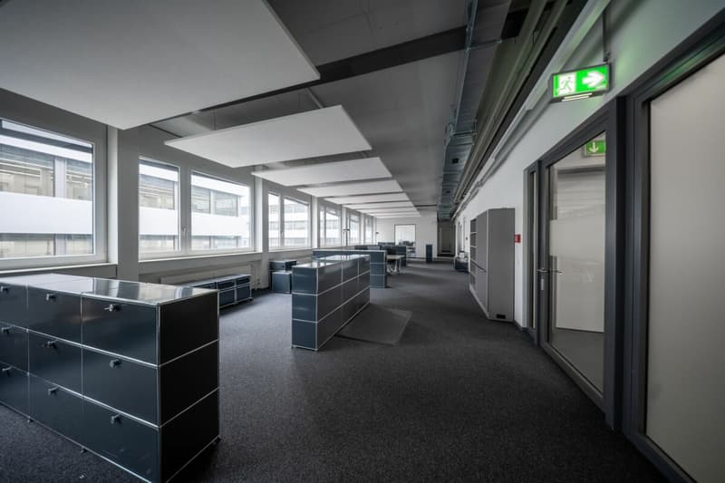 Spazio ufficio moderno nel Stücki Business Park House C (3)