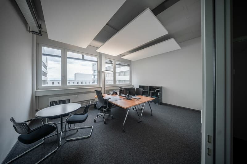 Spazio ufficio moderno nel Stücki Business Park House C (6)