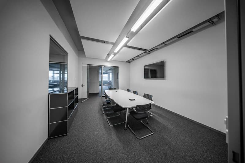 Spazio ufficio moderno nel Stücki Business Park House C (5)