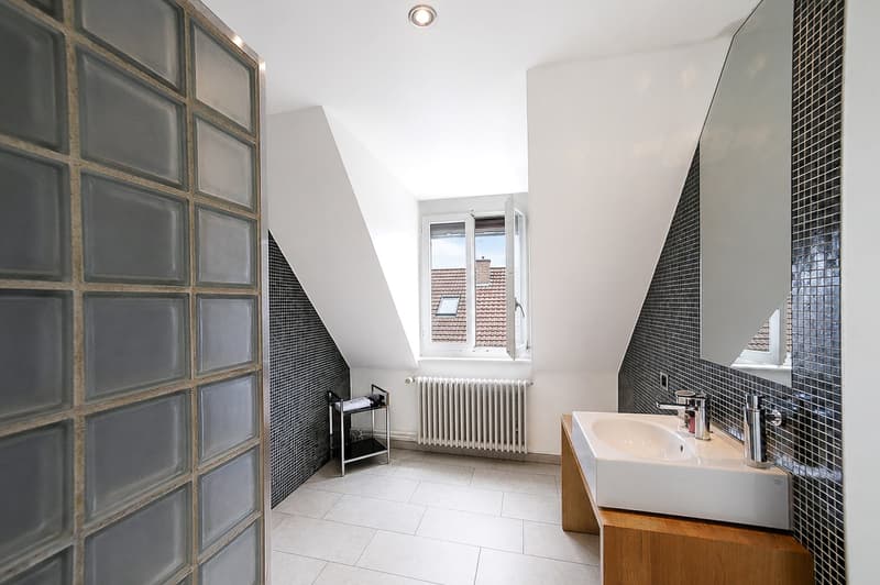 Grosszügige möblierte 3.5-Zimmer-Wohnung mit Balkon in Zürich-West (10)