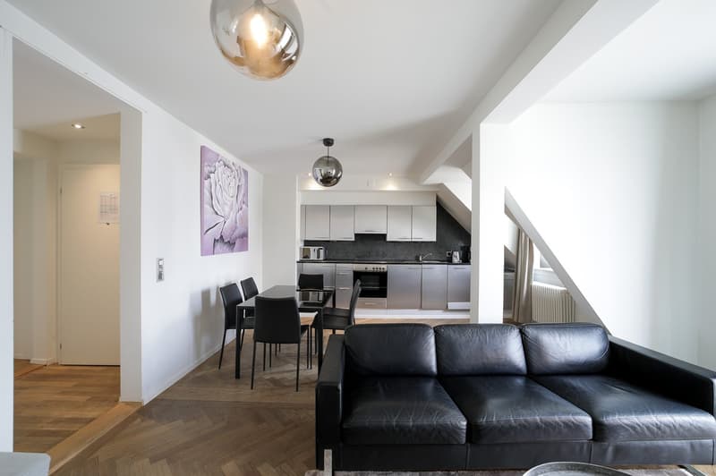 Grosszügige möblierte 3.5-Zimmer-Wohnung mit Balkon in Zürich-West (7)