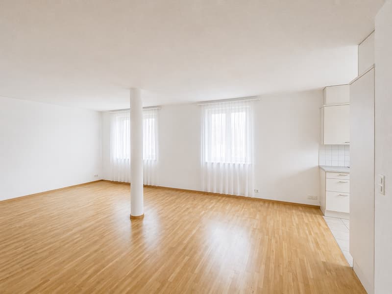 Traumhaft wohnen wie im Einfamlienhaushaus – 5.5 Zimmer mit Terrasse & eigenem Eingang (1)