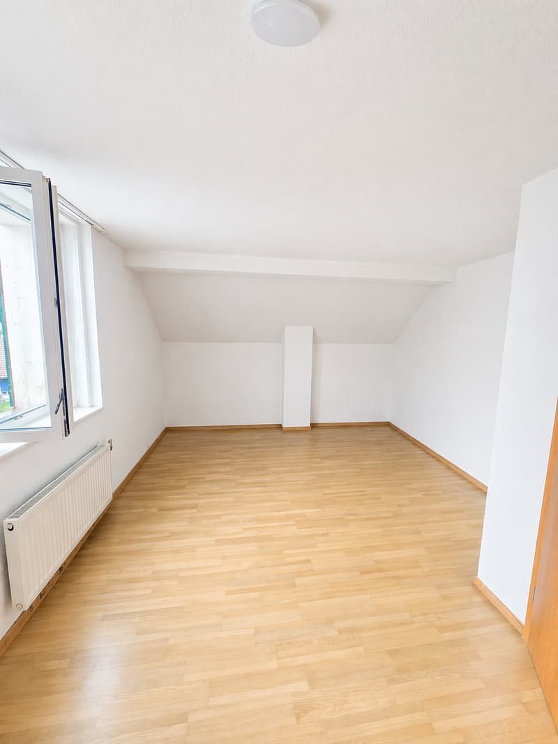 Traumhaft wohnen wie im Einfamlienhaushaus – 5.5 Zimmer mit Terrasse & eigenem Eingang (12)