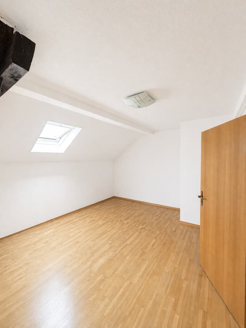 Traumhaft wohnen wie im Einfamlienhaushaus – 5.5 Zimmer mit Terrasse & eigenem Eingang (13)