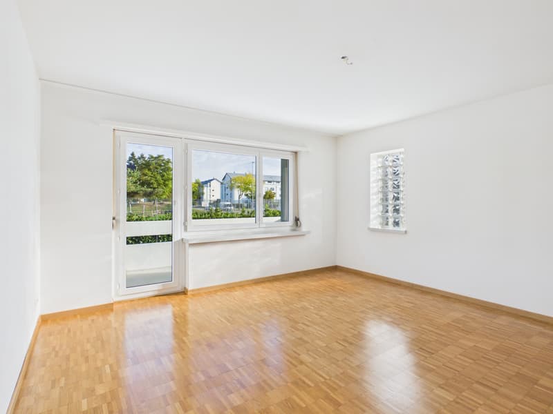 Helle 3.5-Zimmer-Wohnung mit vielseitiger Raumaufteilung (2)