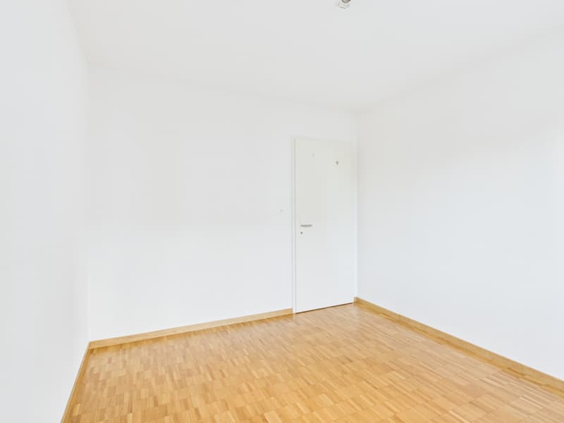Helle 3.5-Zimmer-Wohnung mit vielseitiger Raumaufteilung (7)