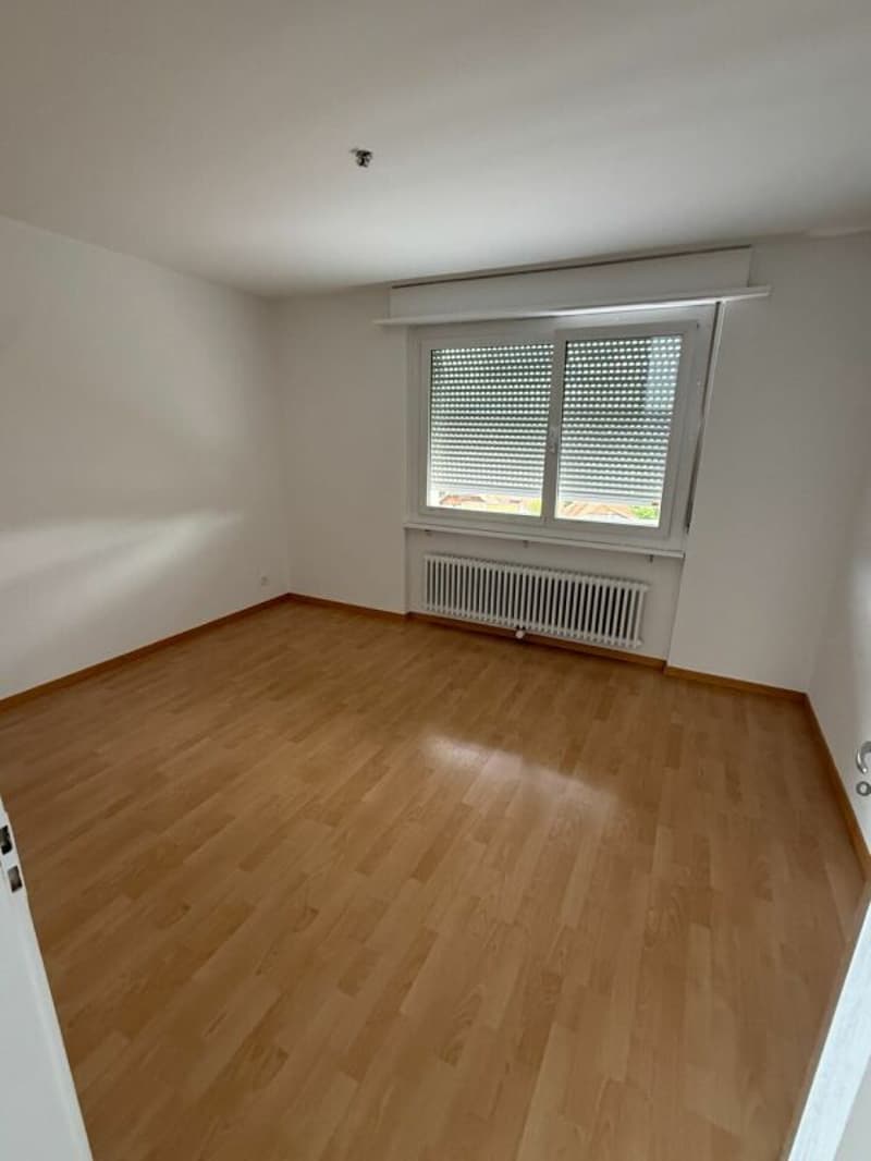 Moderne und helle 2-Zimmer-Wohnung in Lyss (3)