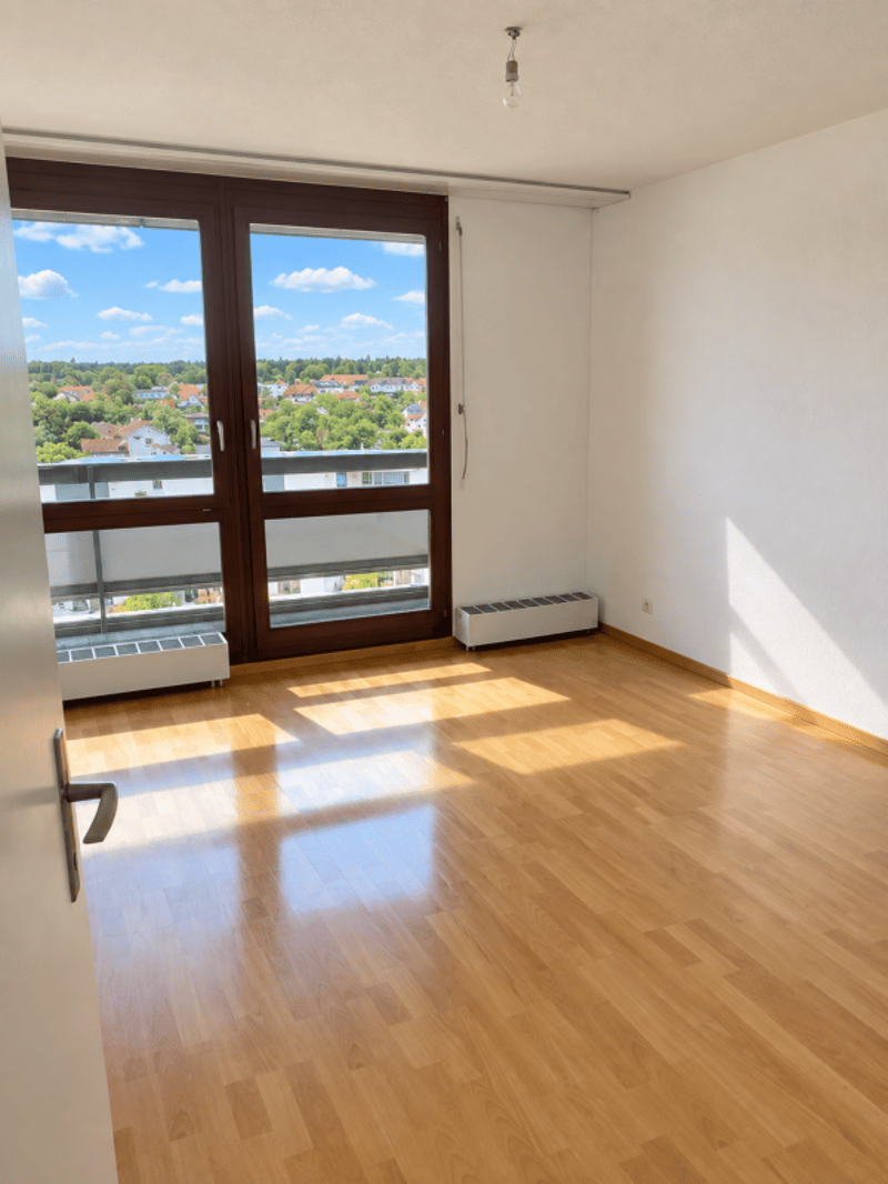 Wunderschöne und grosszügige 3.5-Zimmer-Wohnung - per sofort verfügbar (4)