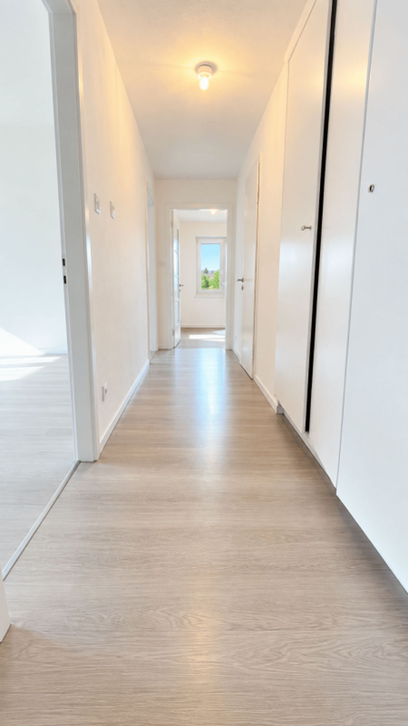Neu Sanierte 3 Zimmerwohnung zentrale Lage ! (5)