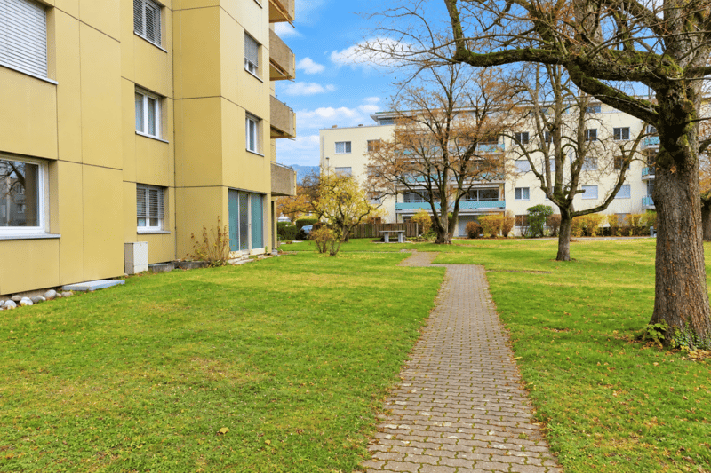 Top Sanierte 5.5 ZIMMERWOHNUNG mit grossen Spielplatz! (8)