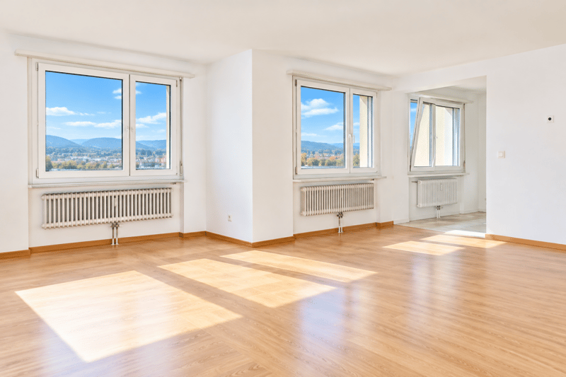Top Sanierte 3.5 ZIMMERWOHNUNG mit grossen Spielplatz! (3)