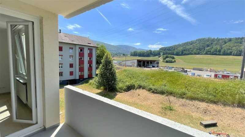 Spacieuse appartement de 2.5 pièces au calme avec balcon, place de parking et bonne accessibilité (7)