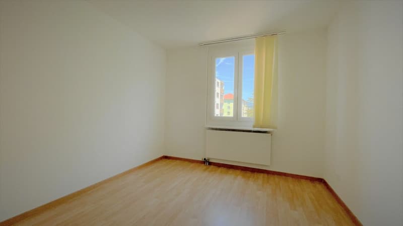 Spacieuse appartement de 2.5 pièces au calme avec balcon, place de parking et bonne accessibilité (10)