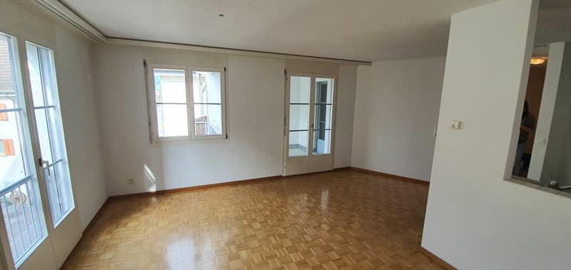 großzügige 2.5-Zimmerwohnung an zentraler Lage (6)