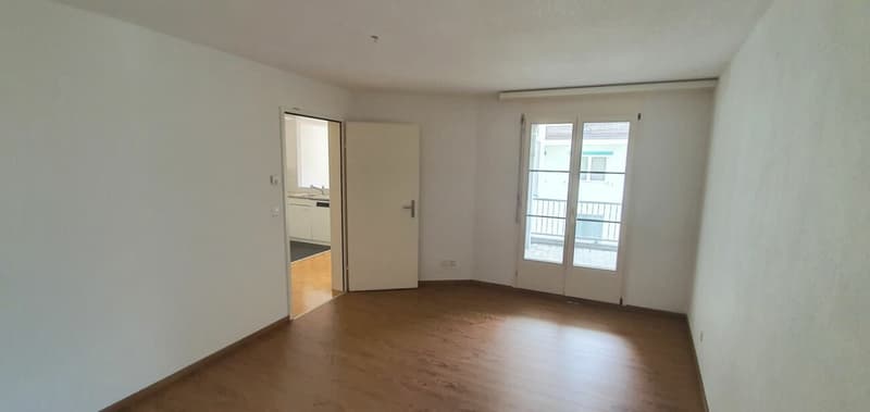 großzügige 2.5-Zimmerwohnung an zentraler Lage (7)