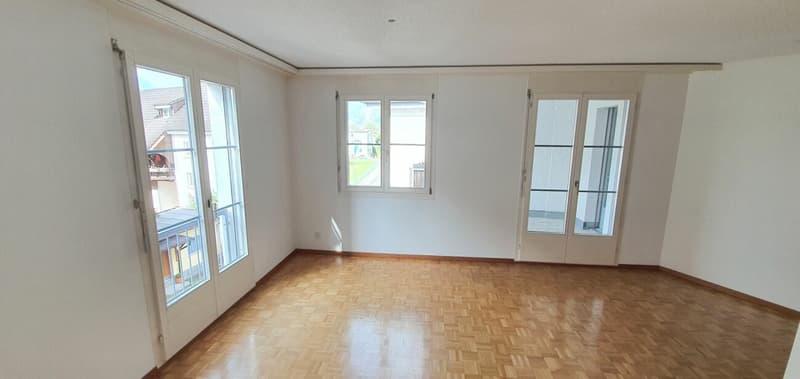 großzügige 2.5-Zimmerwohnung an zentraler Lage (4)