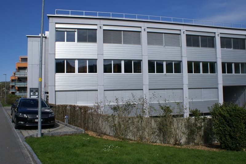 Moderne Bürofläche mit Top-Anbindung 384.2 m² im Minergie-Standard (2)