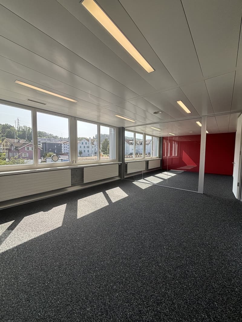 Moderne Bürofläche mit Top-Anbindung 384.2 m² im Minergie-Standard (9)