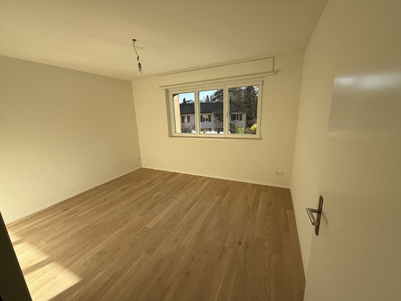 Kernsanierte 2.5-Zimmerwohnung im 2. OG rechts (9)