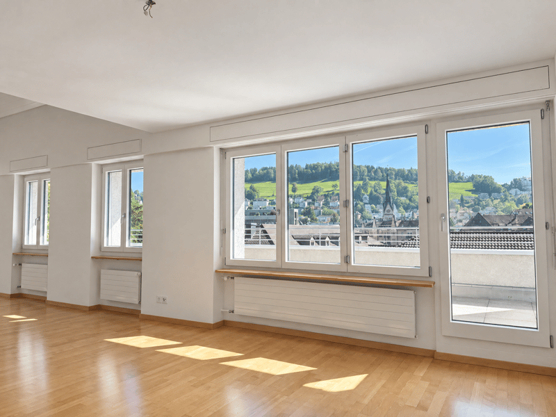 Grosszügige 4.5-Zimmer-Maisonette-Wohnung am Rosenberg (8)