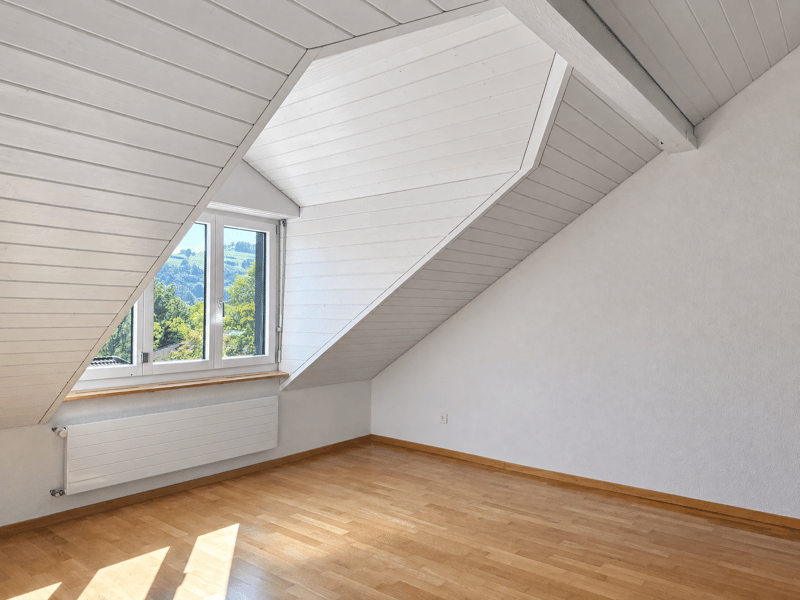 Grosszügige 4.5-Zimmer-Maisonette-Wohnung am Rosenberg (9)