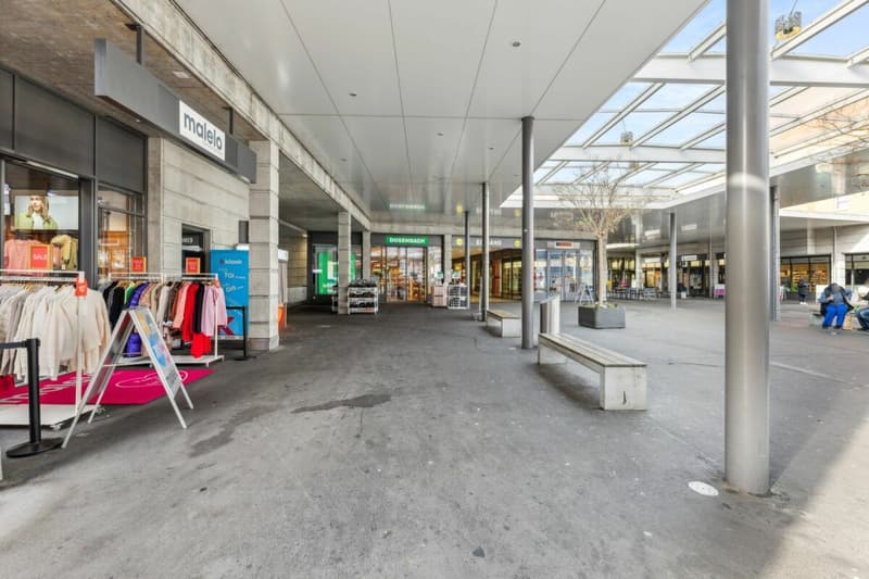 Grosszügige Gewerbefläche im Zentrum Oberdorf, Seite an Seite mit Migros und Lidl (2)
