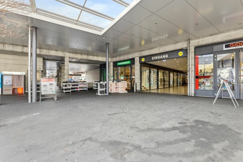 Grosszügige Gewerbefläche im Zentrum Oberdorf, Seite an Seite mit Migros und Lidl (3)
