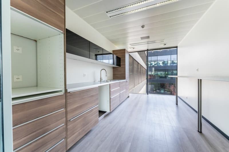 Surface administrative de 292 m² au 4? étage - grands plateaux de bureaux lumineux et modulables (6)