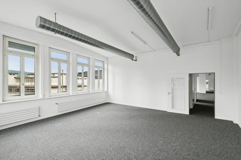 Attraktiver Standort mit Seesicht und top Visibilität (3)