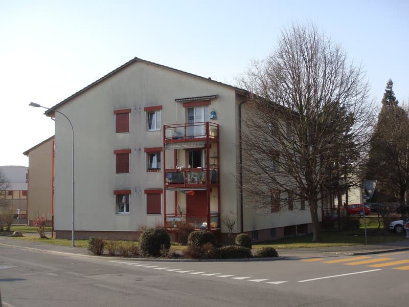 BEFRISTET BIS MÄRZ 2027 - 3.5 Zimmerwohnung in Bachenbülach (2)