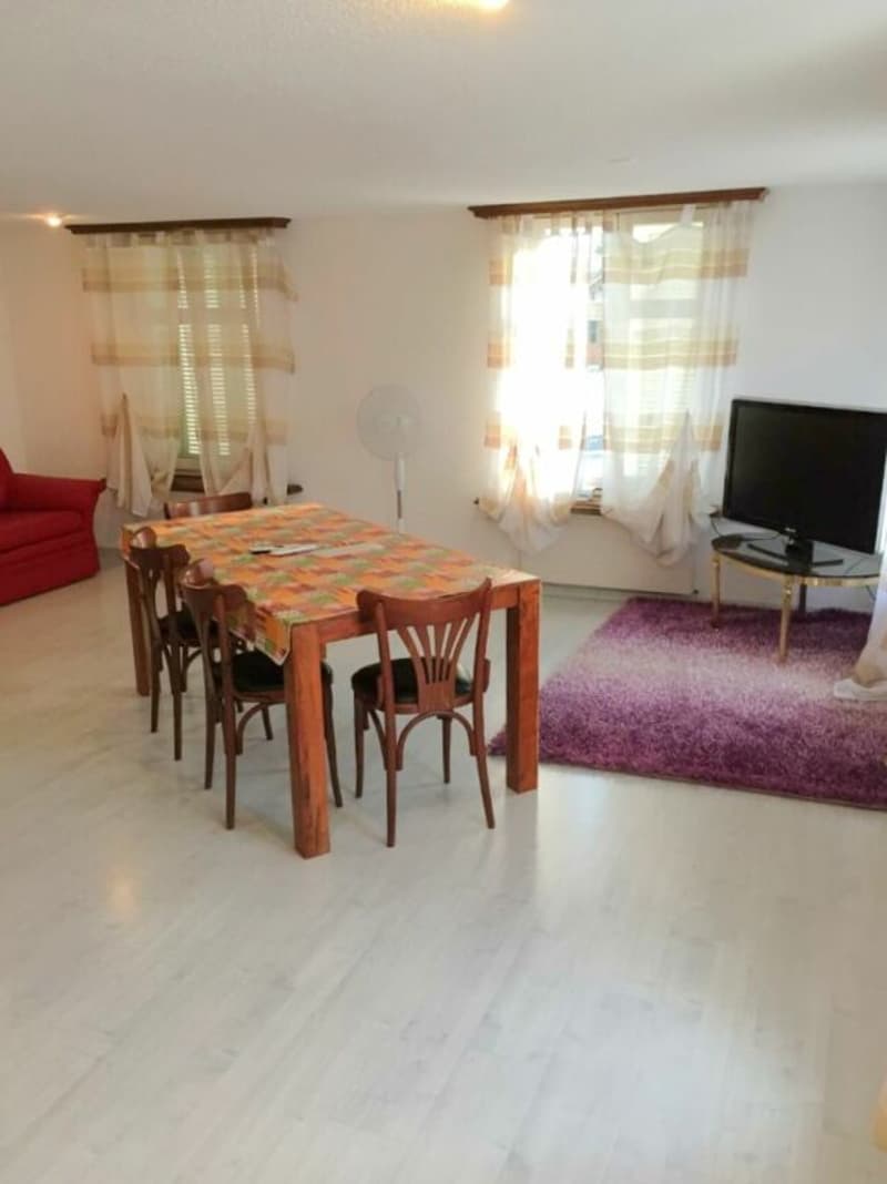 möbelierte 2 1/2 Zimmerwohnung im Herzen von Wil zu mieten (3)