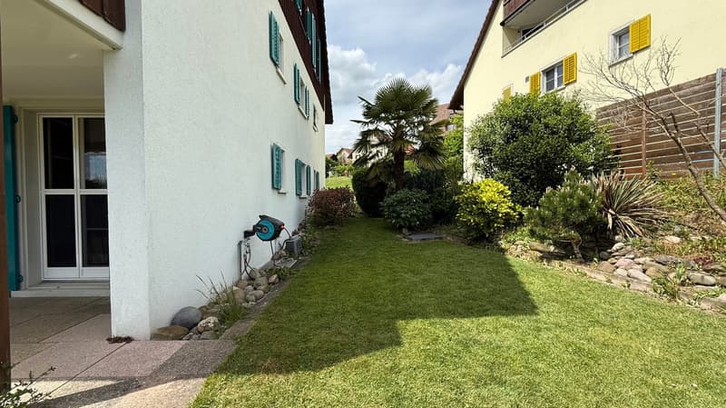 Charmante 5.5-Zimmer-Wohnung mit Kamin und Aussicht in Lufingen (6)