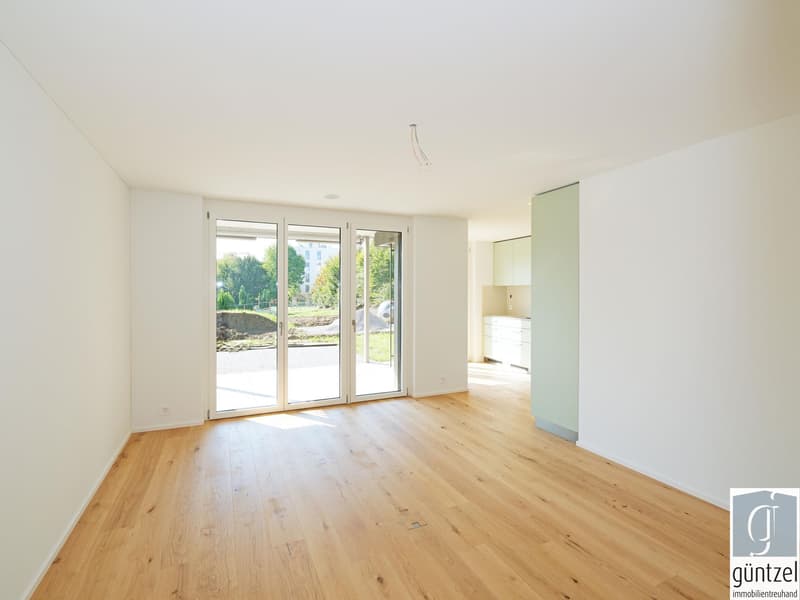 Essbereich mit Zugang zu Sitzplatz Süd
