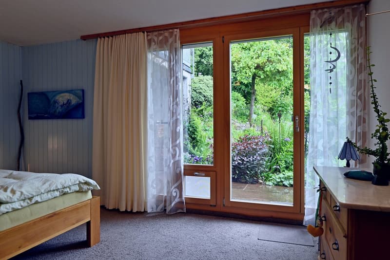Elternzimmer mit direktem Zugang ins Bad