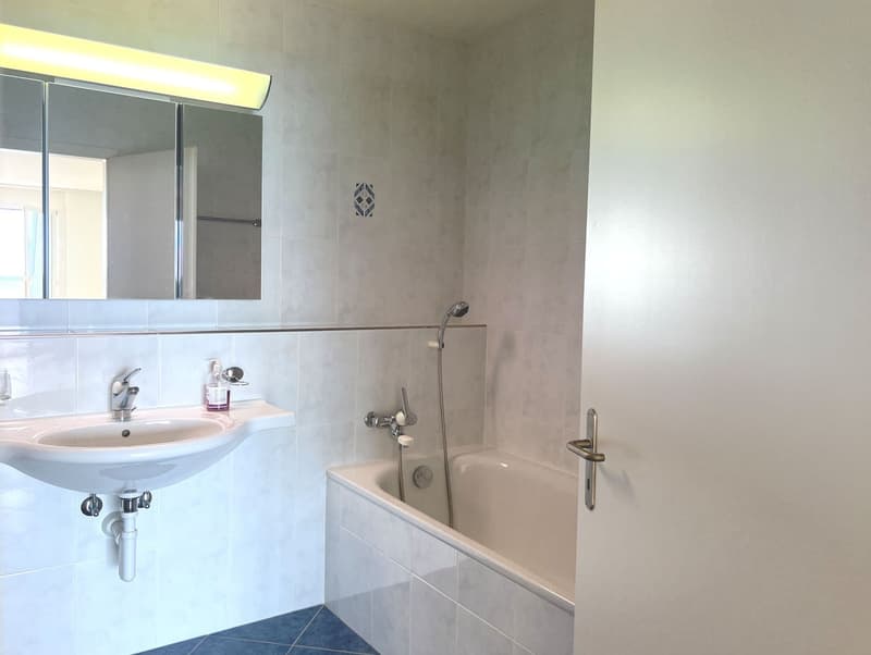 Bad mit Badewanne