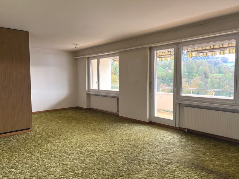 Wohn- / Esszimmer mit Ausgang auf den Balkon