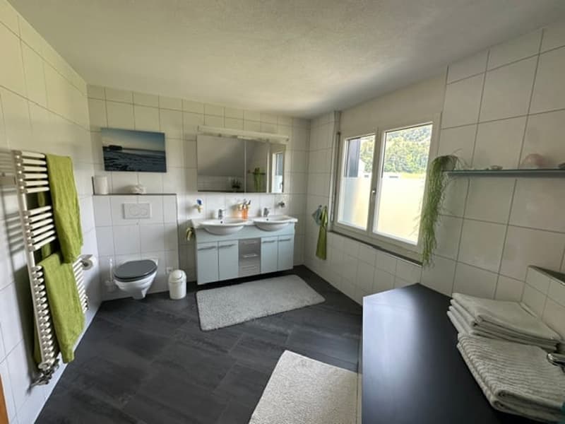 Bad-Dusche-WC im OG