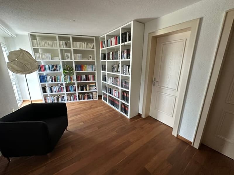 Vorraum-Bibliothek