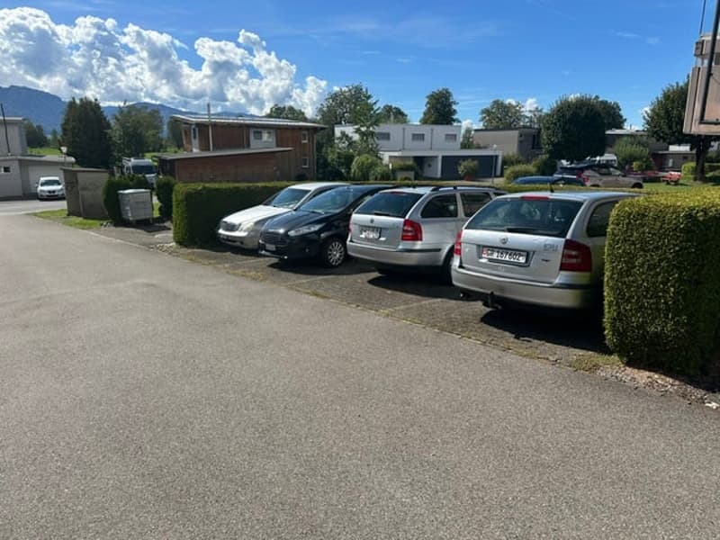 PW-Aussenparkplätze