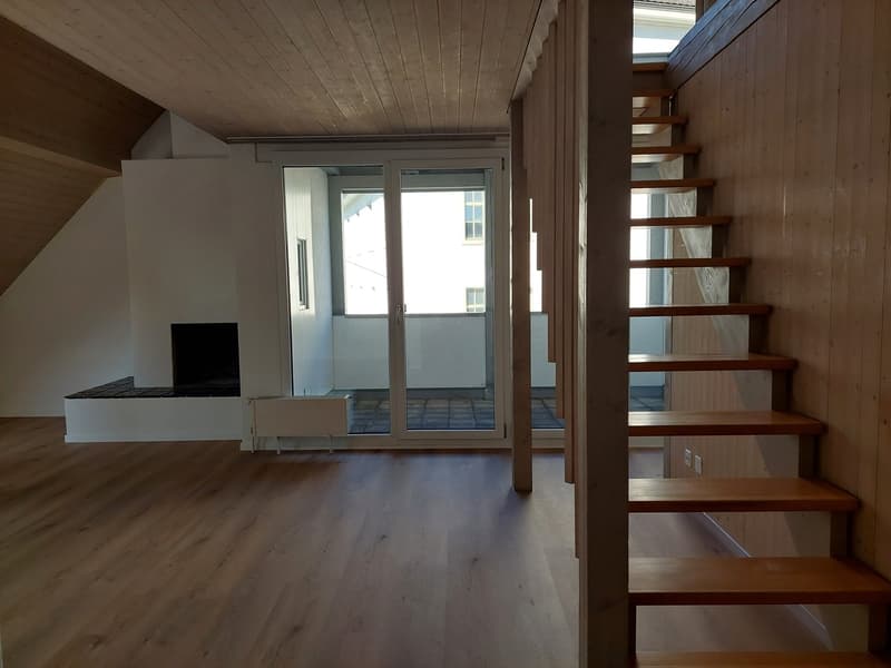 Grosszügige Maisonettewohnung mit Galerie im Herzen von Eschenbach (3)