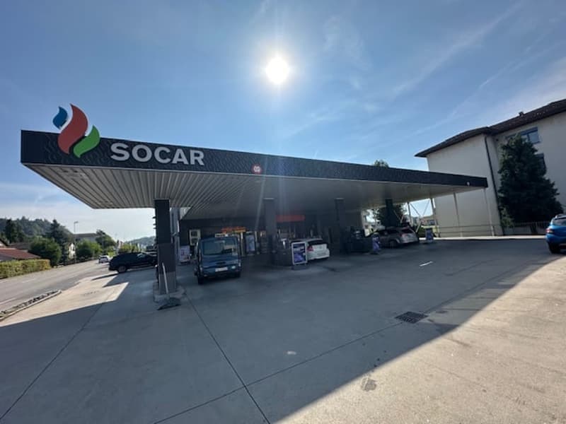 Ansicht Tankstell mit Verkaufs-Shop