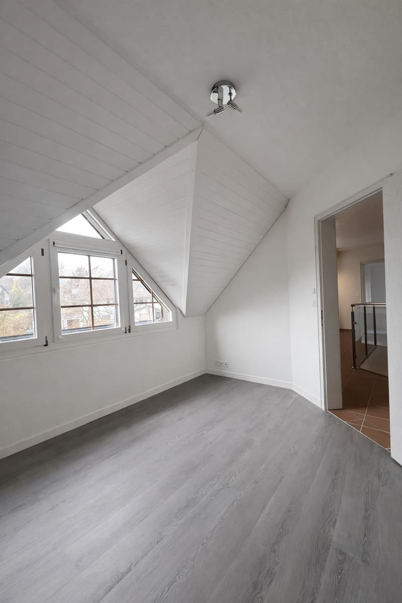 Die ersten 2 Monate mietfrei - Moderne 5.5-Zimmer-Maisonette-Wohnung in ruhiger Lage im Hirzel ZH (9)