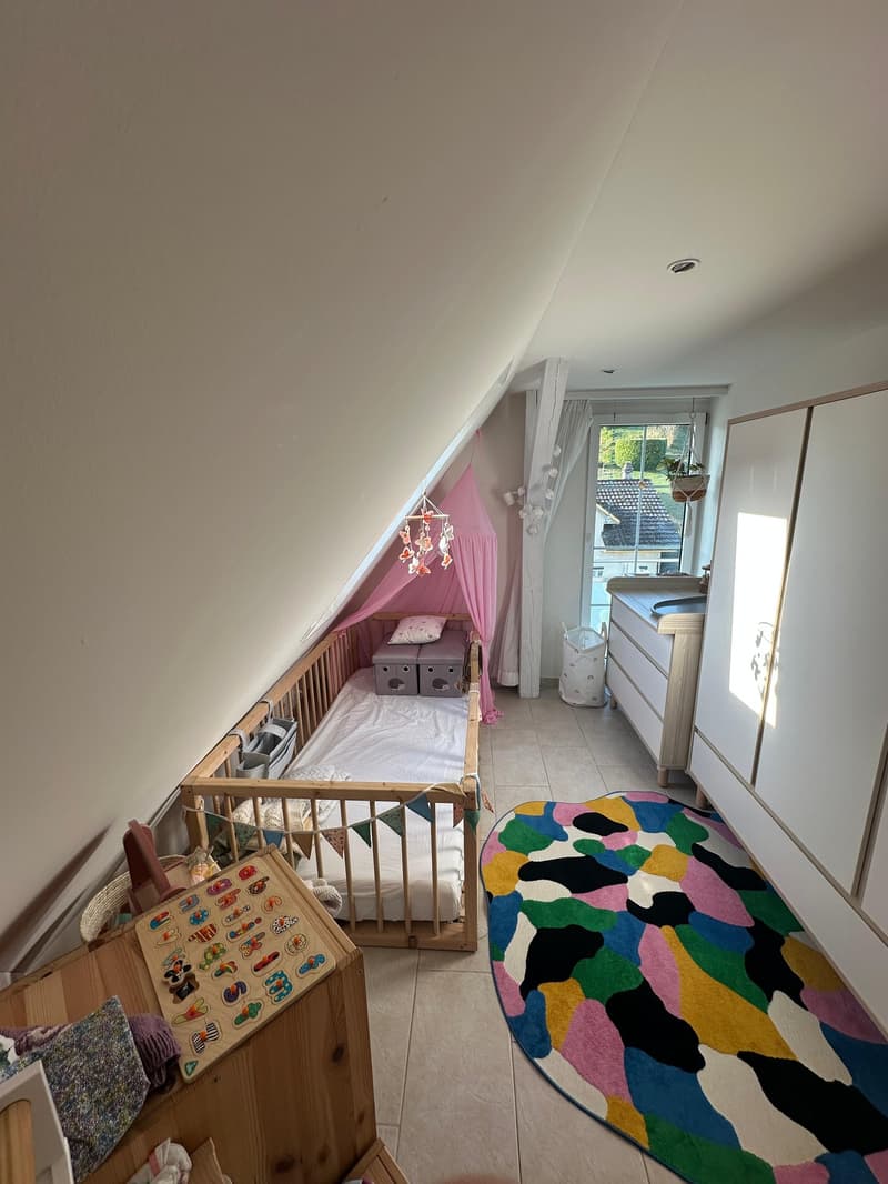 Charmante 5-Zimmer-Maisonette-Wohnung in Horgen mit Garten (9)