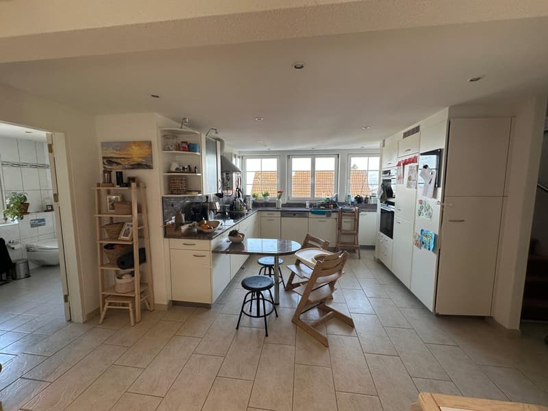 Charmante 5-Zimmer-Maisonette-Wohnung in Horgen mit Garten (6)