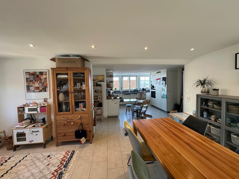 Charmante 5-Zimmer-Maisonette-Wohnung in Horgen mit Garten (4)